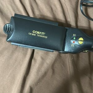 CONAIR Ceramic Hair Straighteners - plate 2 x 3.25 inches. As new condition